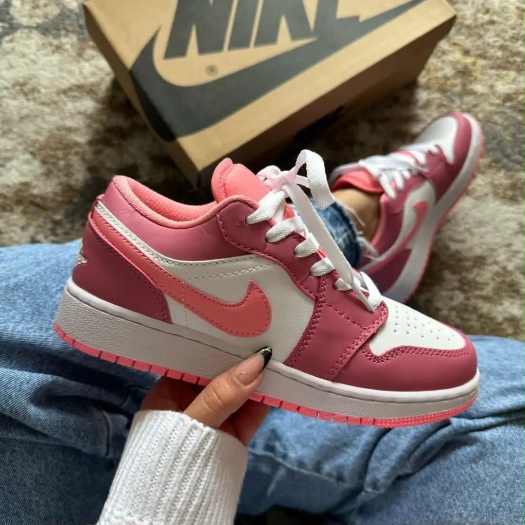 Air Jordan 1 Low Pink White
