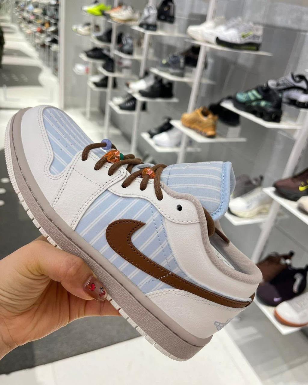 Air Jordan 1 Low Blue Stripe Brown